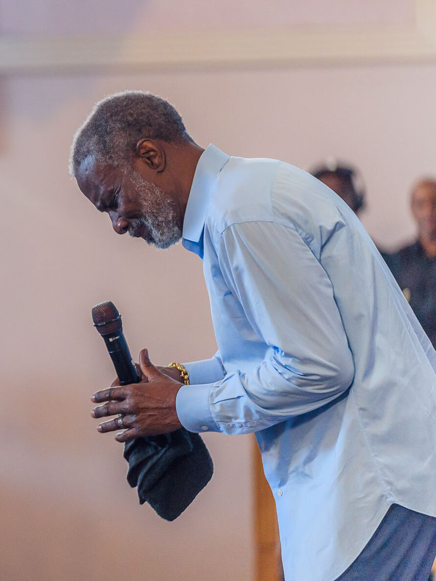 Bishop Noel Jones Gallery Image 0012